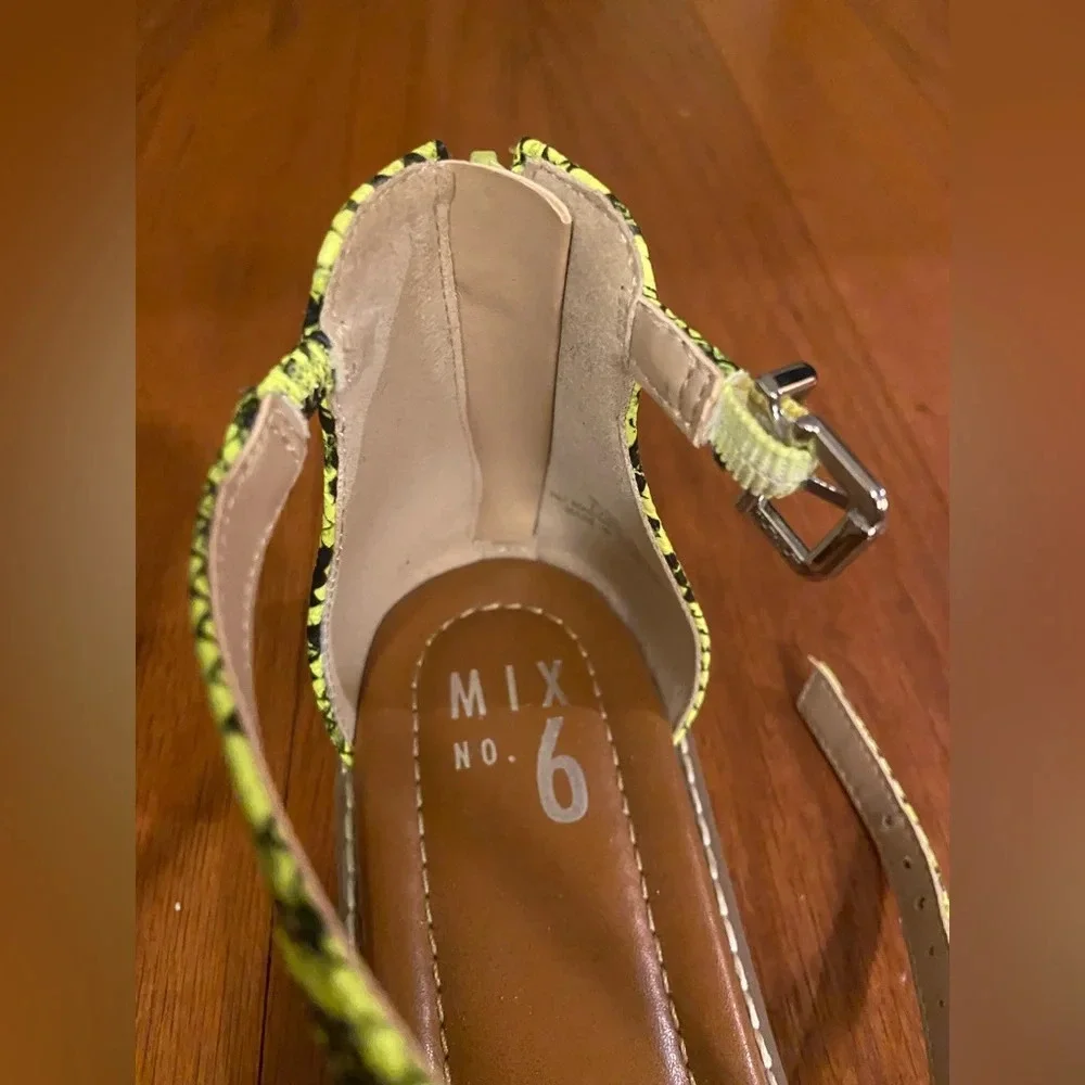 Barely worn sandals—like new!